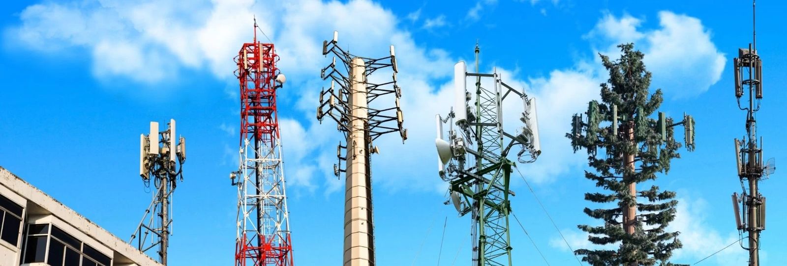 3 beenige buisvormige stalen toren