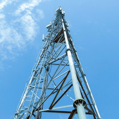 44m 54m 66m 74Meter thermisch verzinkte toren met 3 buizen voor busterminalhub 5G