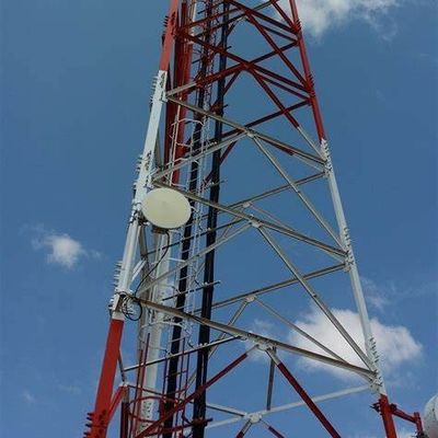 Hoogoplossende driehoekige radio Telecom 3 poten buisvormige stalen toren 40M/S