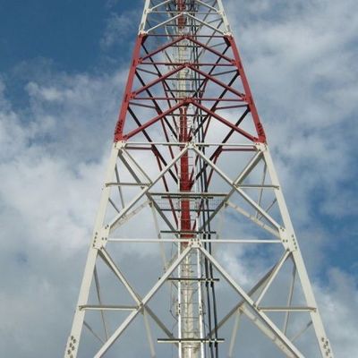 Hot Dip gegalvaniseerde zelfonderhoudende radiotoren 5 km Wifi GSM-telefoon satelliet microwave radiotoren