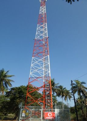 Zelfonderhoudend internet 5G Telecommunicatie Antenne 3 poten hoekige stalen toren