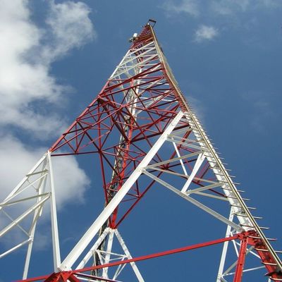 Zelfondersteunende telecomtoren 3 benen driehoekige hoek staal rooster toren