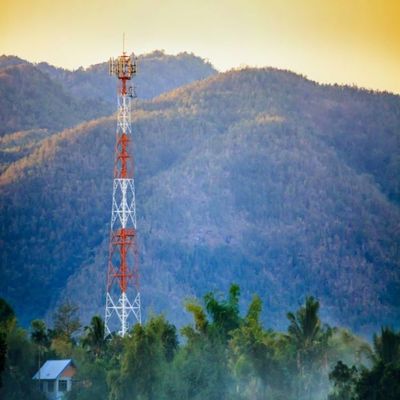 4 Leg Angle Steel Iron Self Supporting Telecom Lattice Tower &amp; Internet ISP Draadloze 5G Antenna Toren