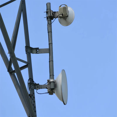 Zelfonderhoudende gegalvaniseerde draadloze wifi 3 poten toren hoekige stalen toren