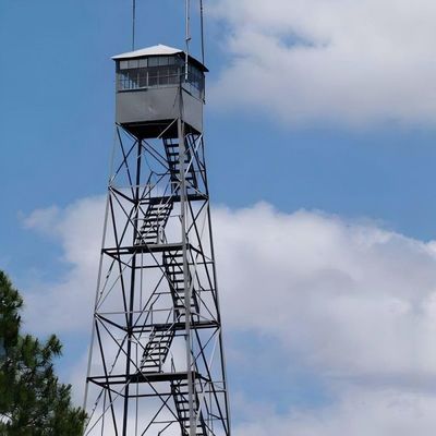 Op maat gemaakte 4 Leg Fire Guard Tower Security Angle Steel Fire Protection Watching Tower Monitoring System