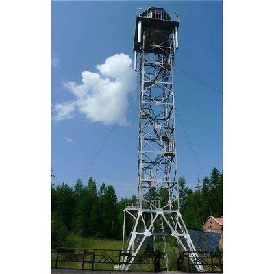 Metalen wachttoren Op de gevangenis Bewaking Wachten Vuur Waarneming Toren