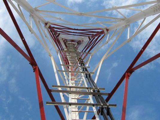 Drie poten vrijstaande rooster toren 60 graden hoek staal Telecom gegalvaniseerd staal toren