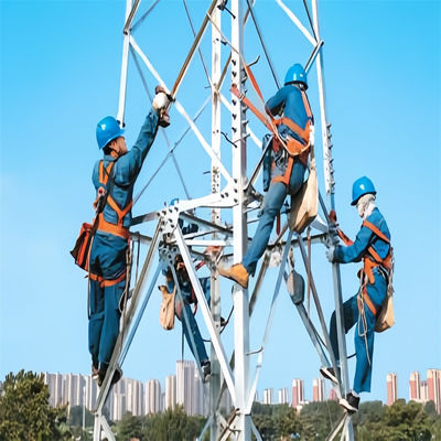 4G draadloze buitentelevisie mobiele telefoon communicatie satelliet microwave radio antenne rooster toren 4 been hoek toren