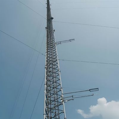 100 Meter Q345 Q235 Q420 Staalstructuur Gekleurde pool Toren Antenne Hoek Gitter Communicatiepool Masten Telecommunicatietoren