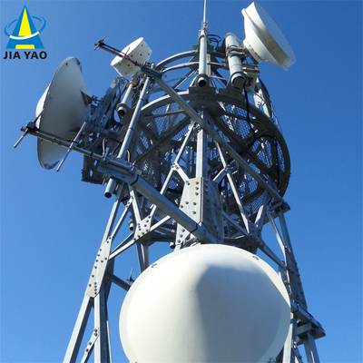 Mastenpylon Hoekig ijzer 3 benen Telecommunicatie Hoekig stalen toren 20 30 40 45 50 55 60 M