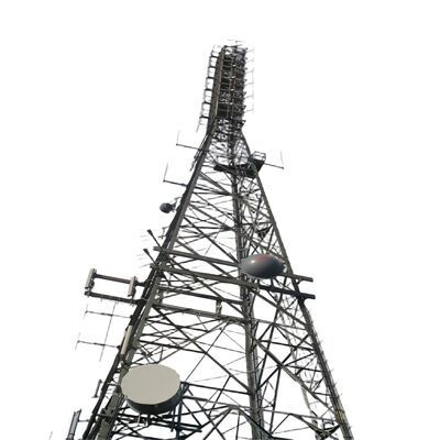 Staalconstructie met 4 poten hoekstaal toren met bouten, moeren en schroeven die voldoen aan de normen DIN 7990 en ISO 6507 1 voor beveiliging en montage