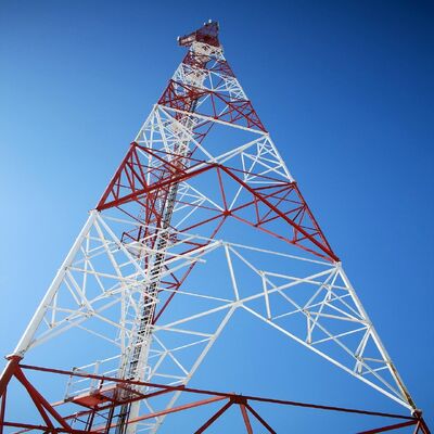 Driehoekige, zelfondersteunende, gegalvaniseerde telecomantenne toren