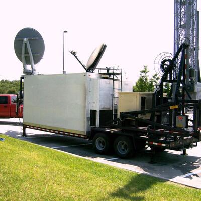 Telescopisch gegalvaniseerd staal 15 20 25 30M 5G 4G Wifi communicatietoren op wielen