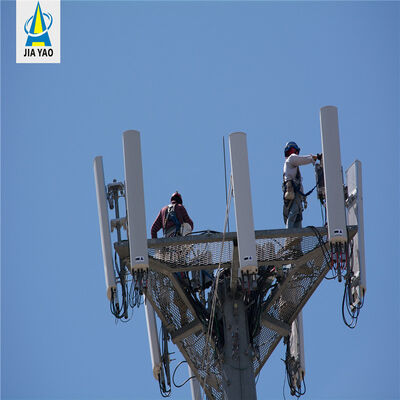 Monopole Tower zelfdragende telecomtoren met staalsoorten Q235B Q235C Q235D en Q355B Q355C Q355D die voldoen aan de normen EN 10025
