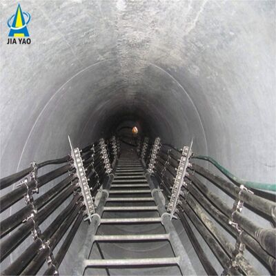 Monopole Tower telecomconstructie met hoog treksterke staal en zachte staalsoorten die voldoen aan GB T en EN 10025 normen