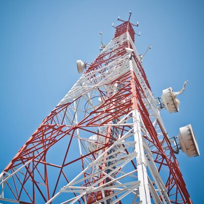 Hoogwaardige 5G-radio met vier poten hoekige antenntoren voor draadloze communicatie