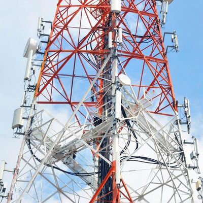 Hoogwaardige 5G-radio met vier poten hoekige antenntoren voor draadloze communicatie