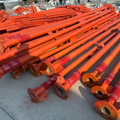 De duurzame 3-potige buisvormige stalen toren galvaniseerde zelfdragende telecommast voor buiten 5G 4G-microgolftoepassingen