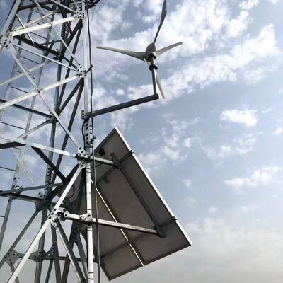 Hernieuwbare energie-compatibele communicatietoren voor monitoring van zonneparken in windparken
