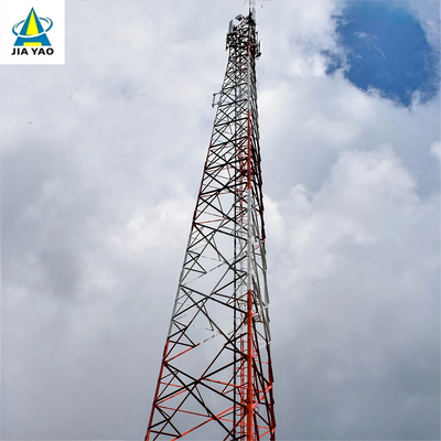 40M 52M 70Meter Pre Geboorde Gaten 3 Legged Hoekstaal Toren Voor Road Station Telecom